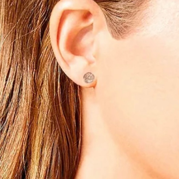 Coach Women's Signature Stone Tea
Rose 3-Piece Jewelry Set necklace earrings BN - Picture 8 of 11